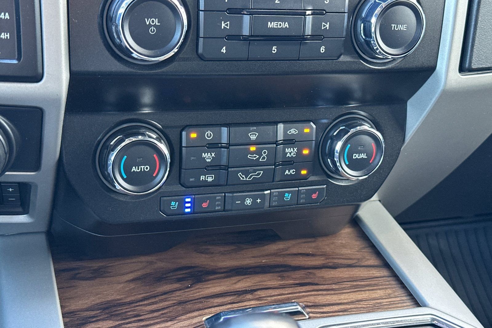 2020 Ford F-150 Lariat - Photo 20