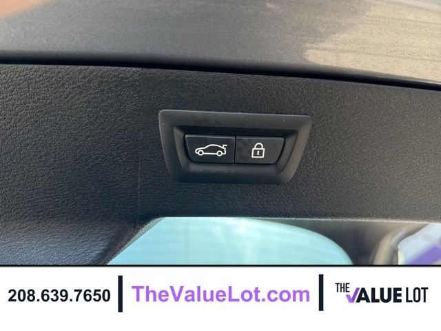 Used 2017 Gray BMW xDrive50i image 21