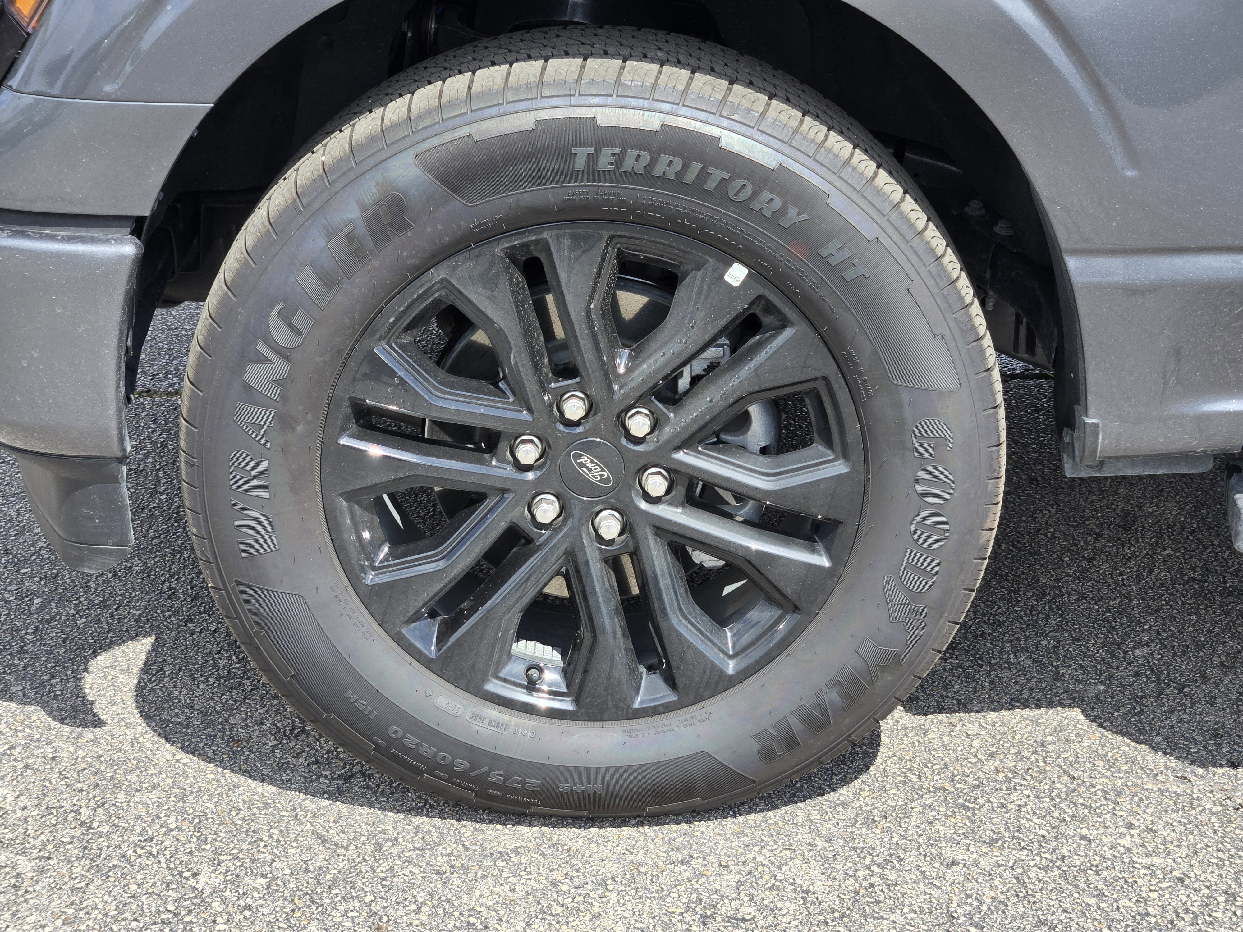 New 2026 Carbonized Gray Metallic Ford XLT image 7