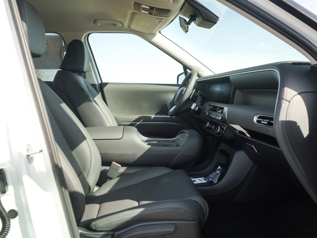 New 2026 Creamy White Pearl Hyundai SEL 7P AWD image 11