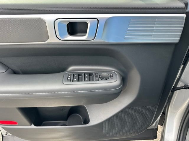 Used 2024 Silver Hyundai SEL image 21