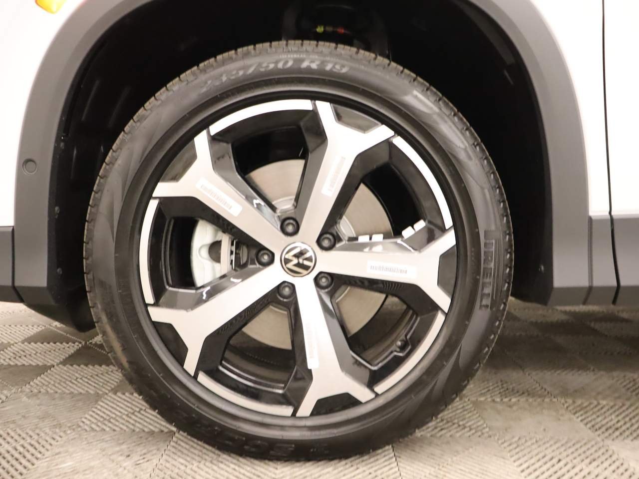 New 2026 Pure White Volkswagen SE 4Motion image 6