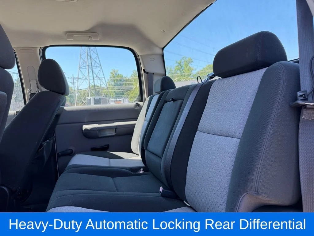 Used 2008 SILVER BIRCH METALLIC Chevrolet DRW Work Truck image 19