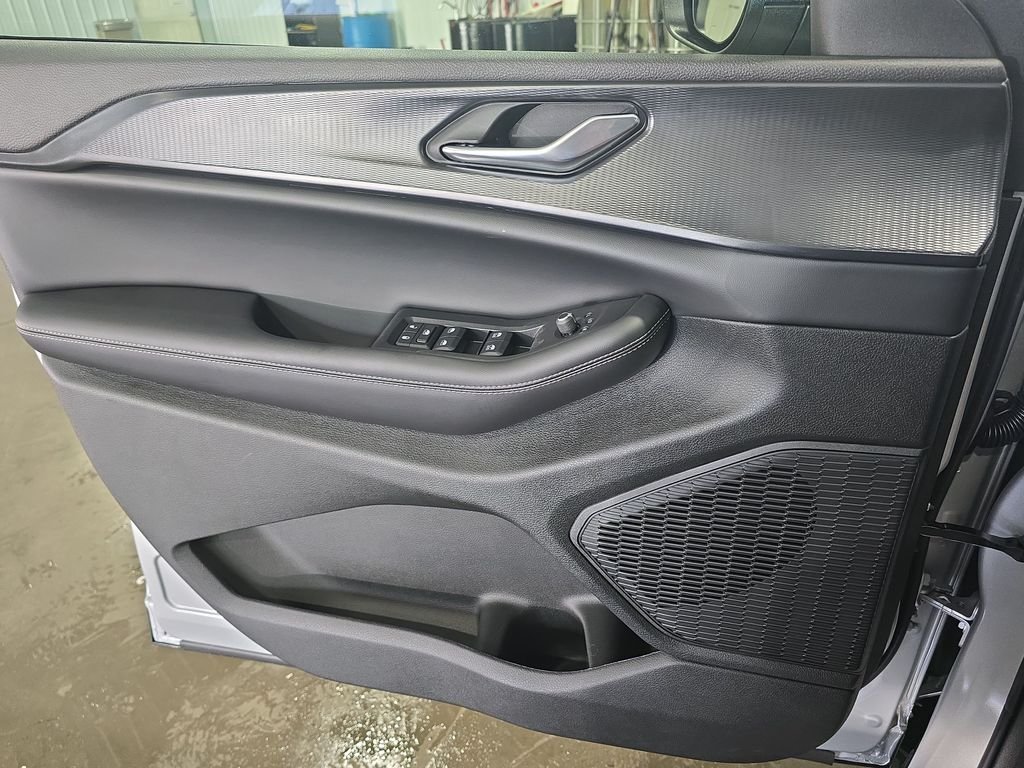 New 2026 Silver Zynith Jeep Laredo image 11