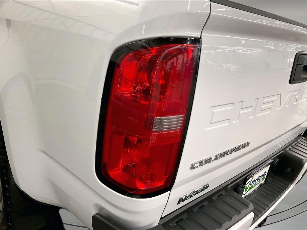 Used 2022 White Chevrolet Z71 image 35