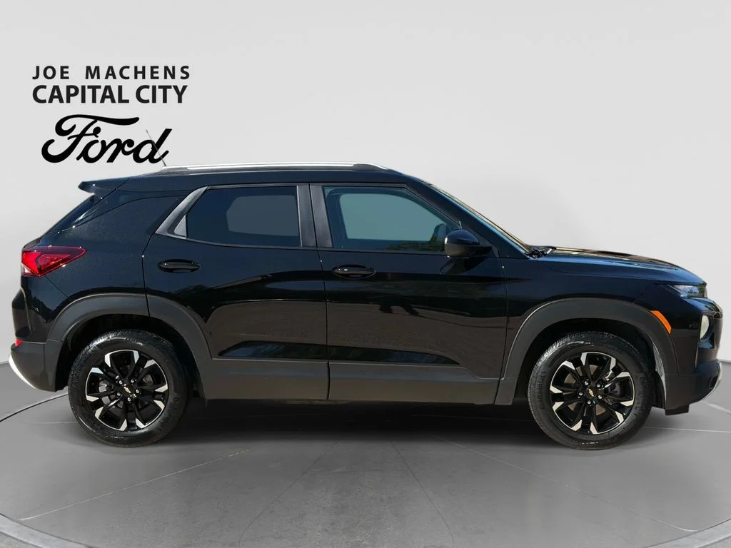 Used 2023 Black Chevrolet LT image 3