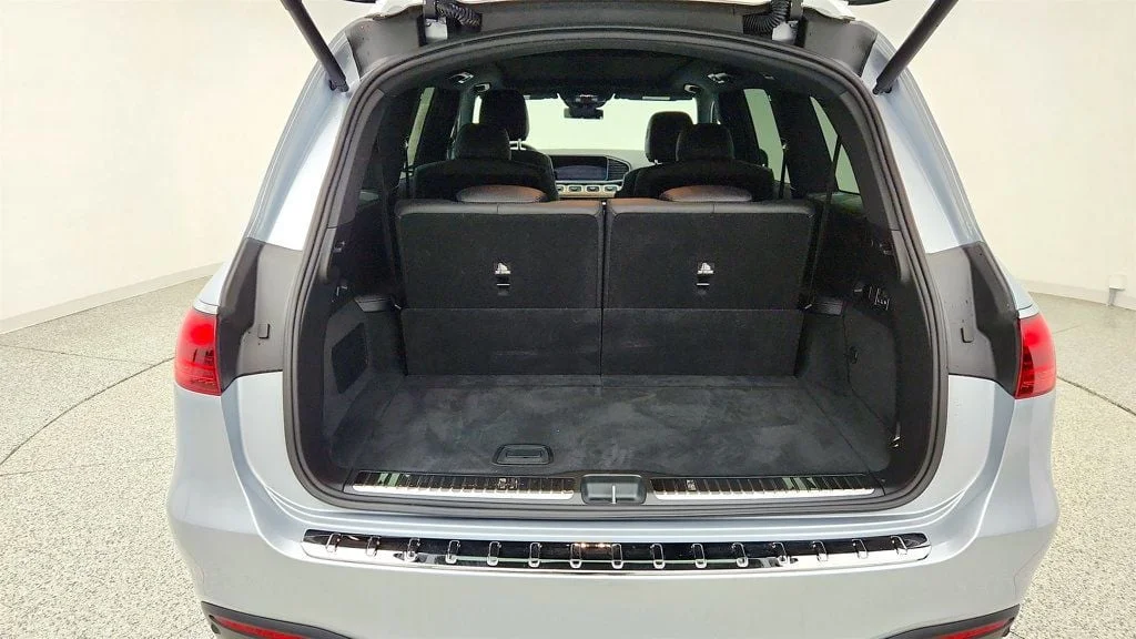 Used 2025 Cirrus Silver Metallic Mercedes-Benz GLS 450 4MATIC SUV w/ AMG® Line, Trailer Hitch & 5-Zone Climate image 20