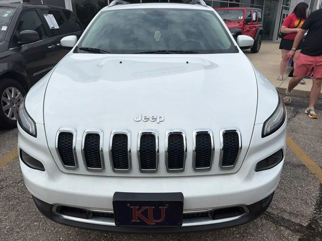 Used 2016 Jeep Cherokee Limited with VIN 1C4PJMDS2GW144249 for sale in Kansas City