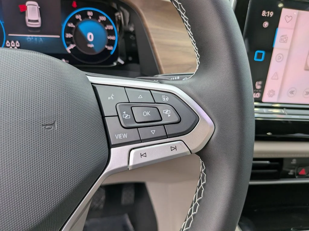New 2026 Black Volkswagen 2.0T SE w/Technology image 25