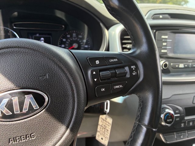 Used 2016 White Kia EX image 12