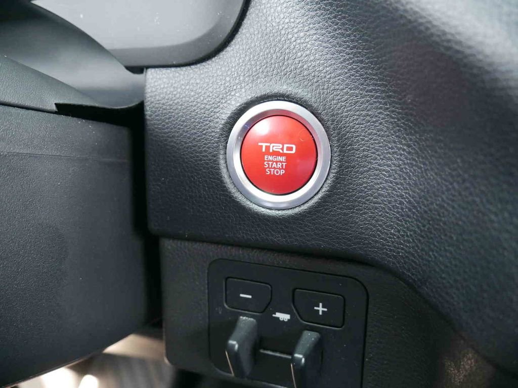 Used 2024  Toyota SR5 image 30