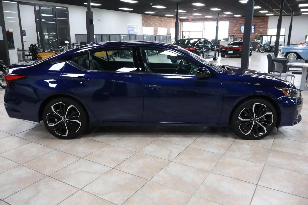 Used 2024 Deep Blue Pearl Nissan 2.5 SR image 7