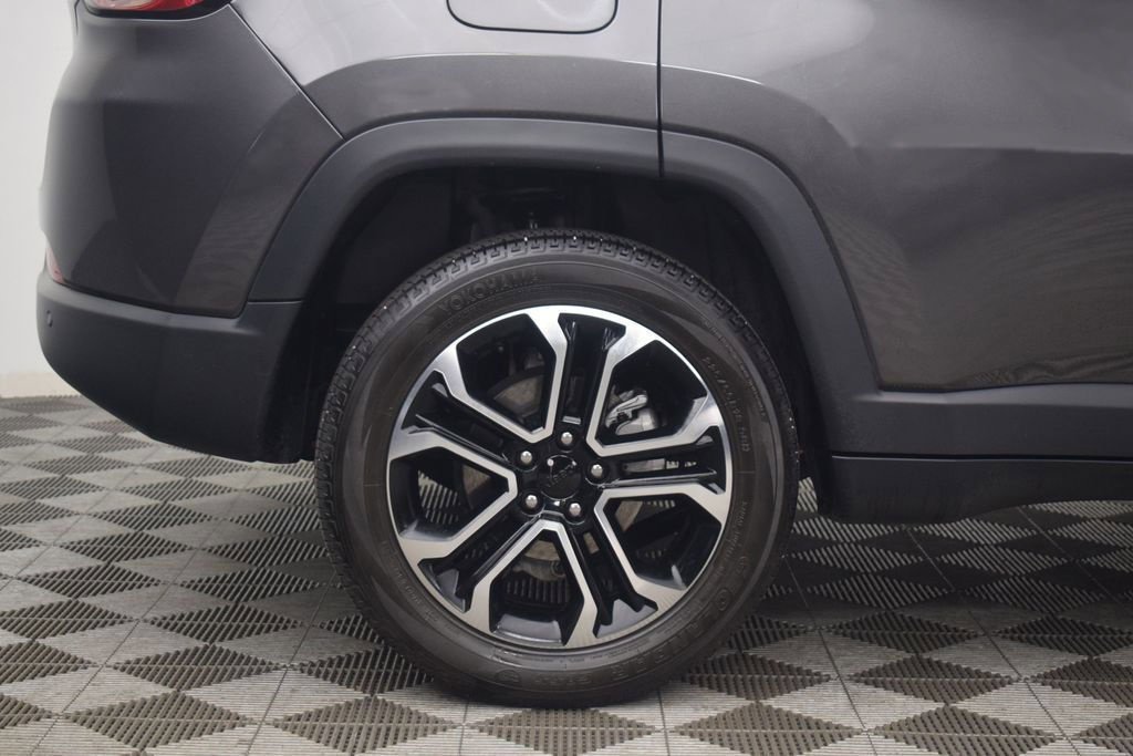 Used 2023 Granite Crystal Metallic Clearcoat Jeep Limited image 25