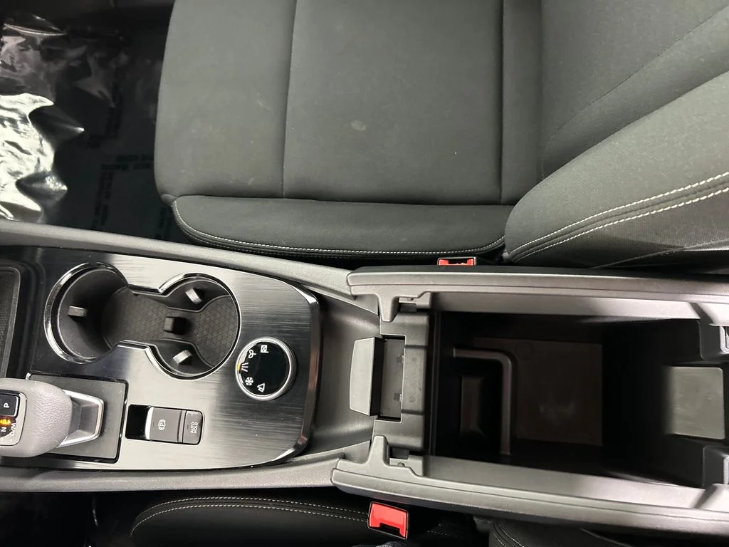 Used 2023 Red Nissan S image 15