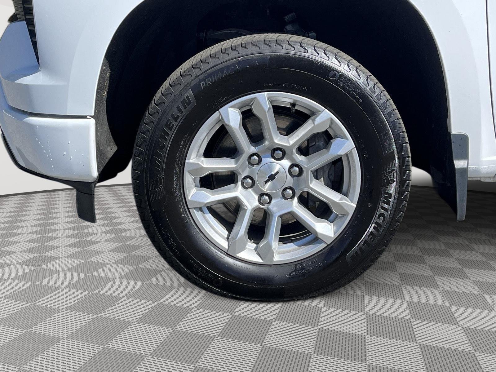 Used 2026 Summit White Chevrolet RST image 10
