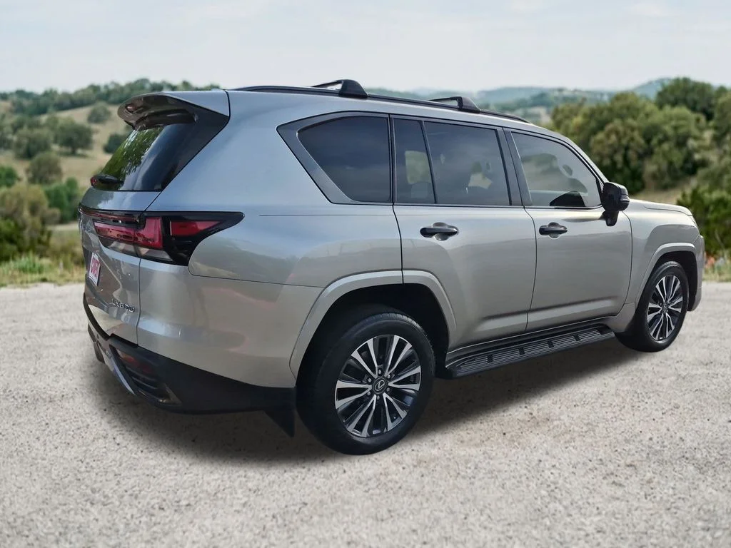 Used 2022 Silver Lexus 600 Premium image 10