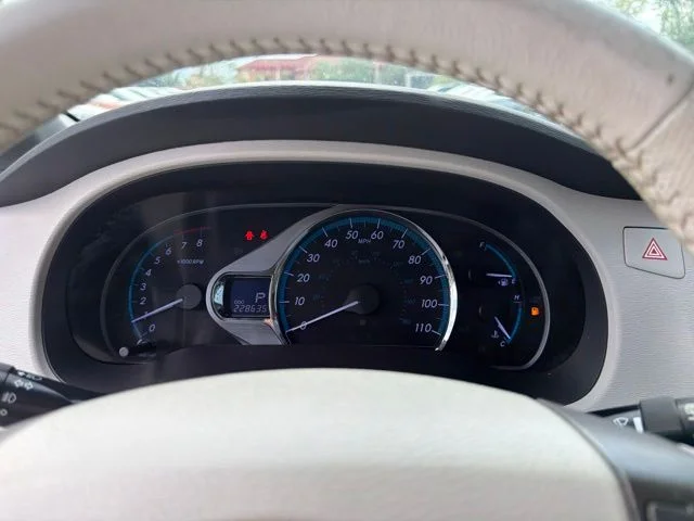 Used 2011 Silver Toyota XLE image 12