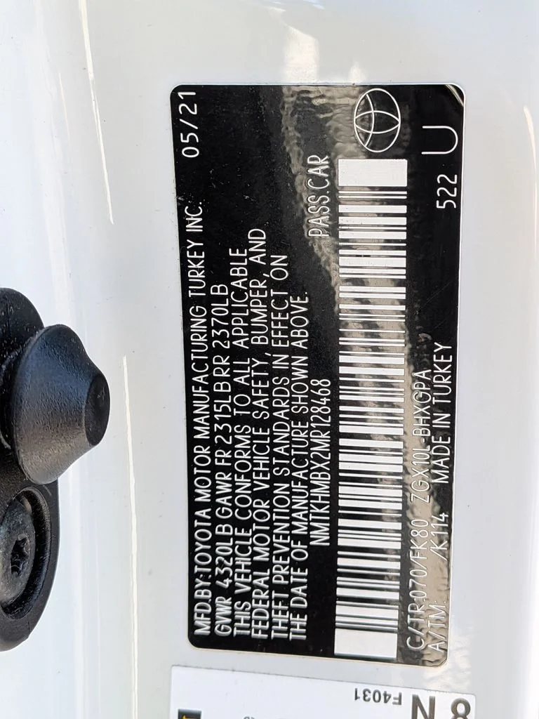 Used 2021 White Toyota XLE image 22