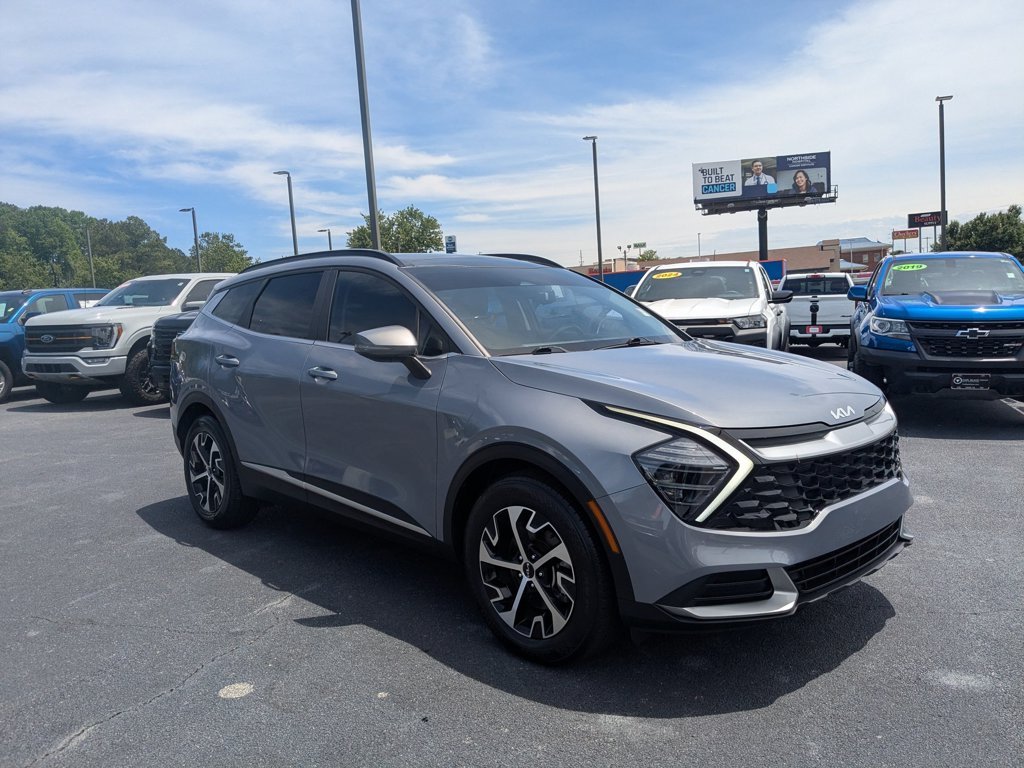 Used 2025 Everlasting Silver Kia EX image 3