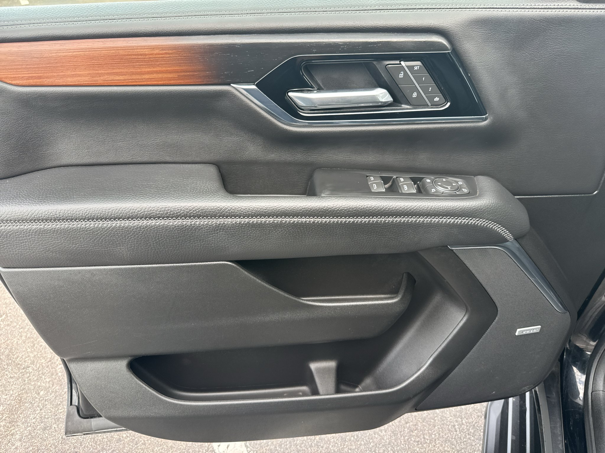 Used 2025 Onyx Black GMC Denali image 26