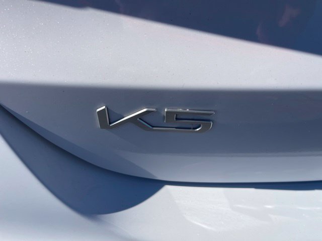 Used 2023 White Kia GT-Line image 13