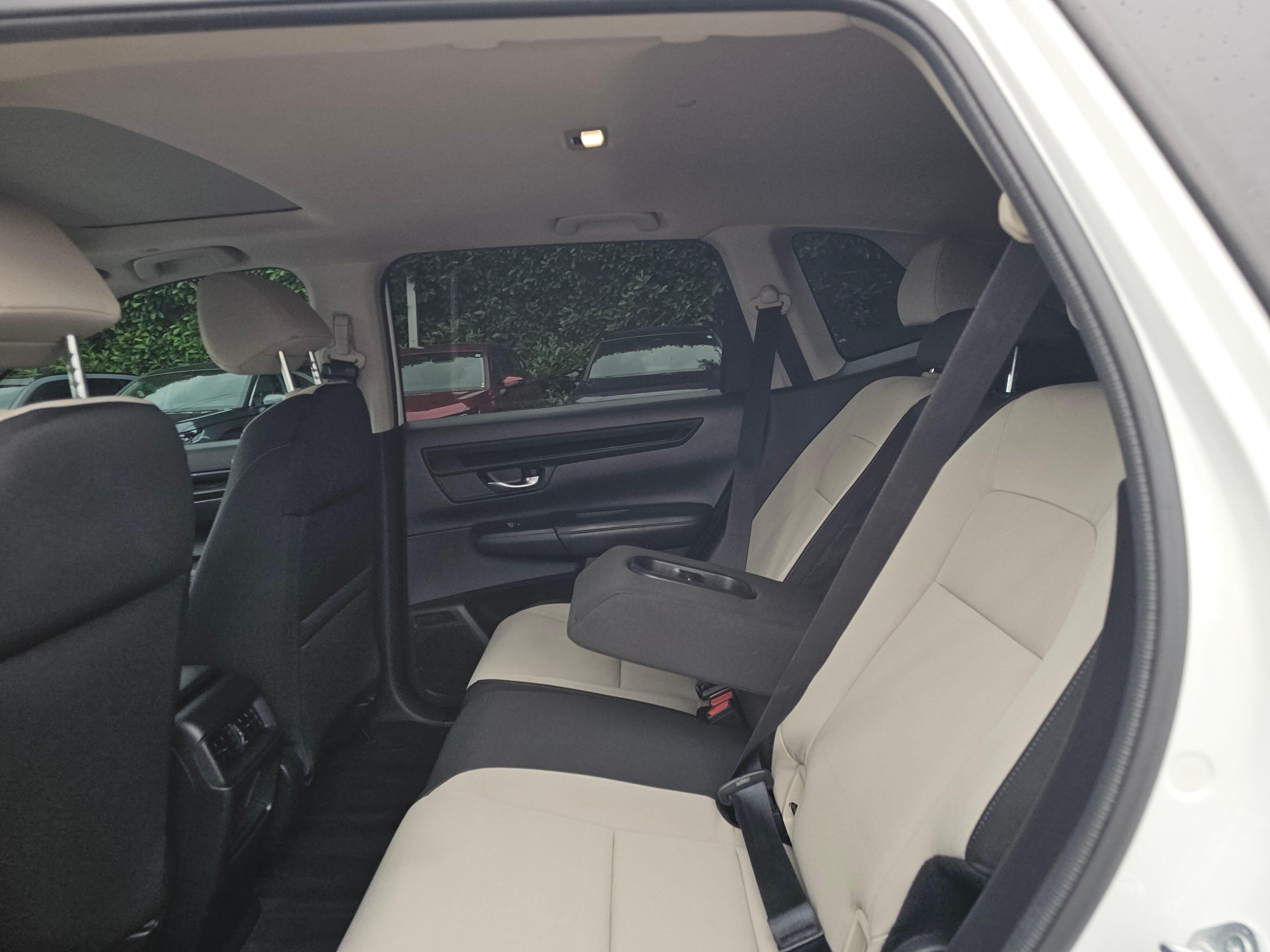 Used 2023 Platinum White Pearl Honda EX image 17