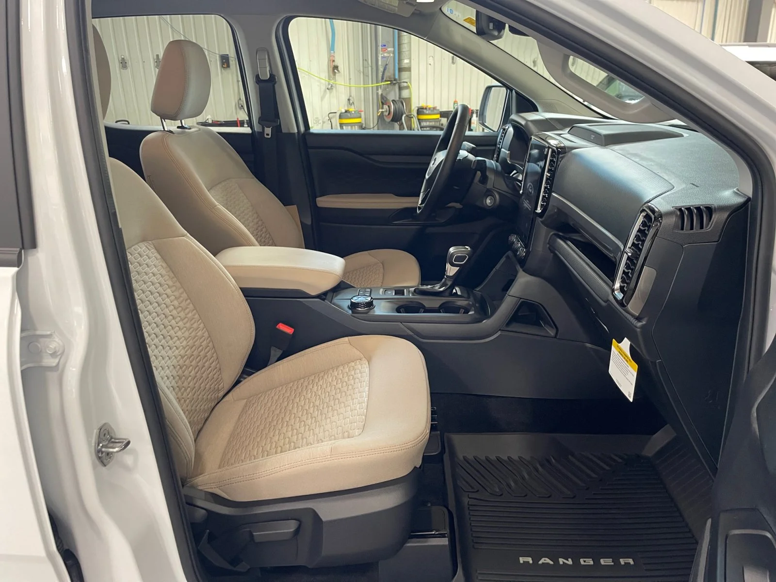 New 2026 Oxford White Ford XLT image 16