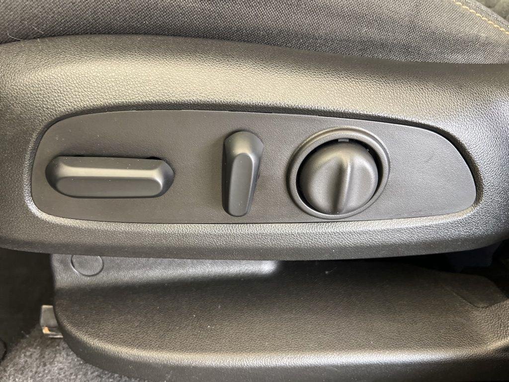 Used 2020 Nightfall Gray Metallic Chevrolet LT image 6