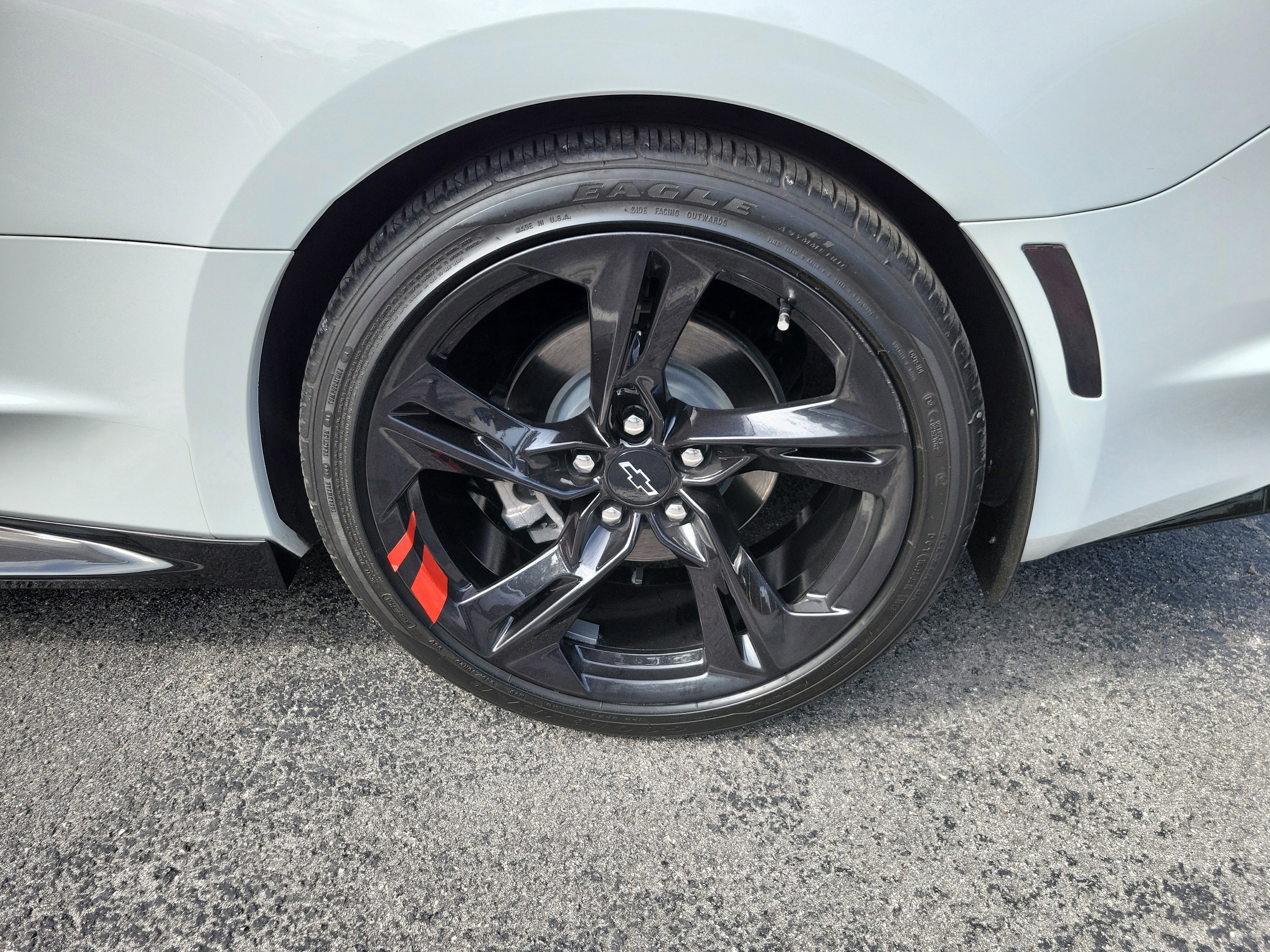 Used 2023 Summit White Chevrolet 2LT image 5