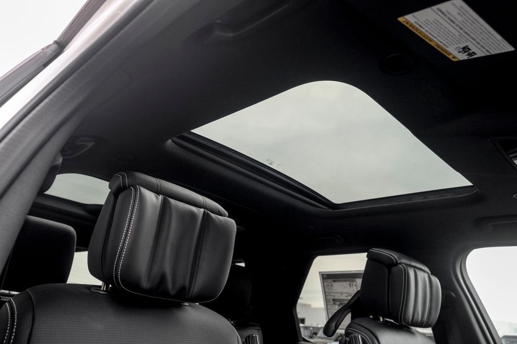 2026 Land Rover Discovery Gemini Edition - Photo 23