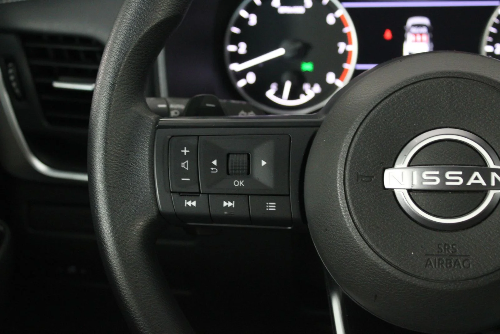 Used 2023 Gray Nissan S image 28