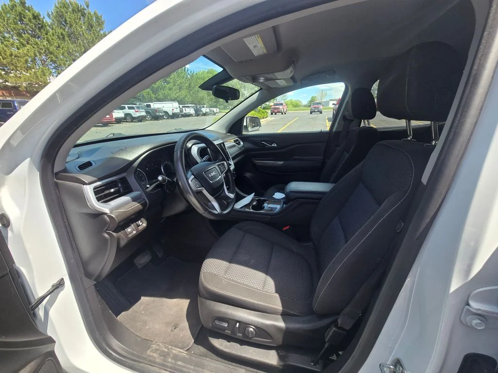 Used 2021 White GMC SLE image 8