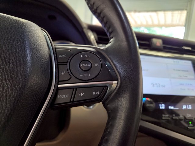 Used 2018 Brown Toyota XLE image 25