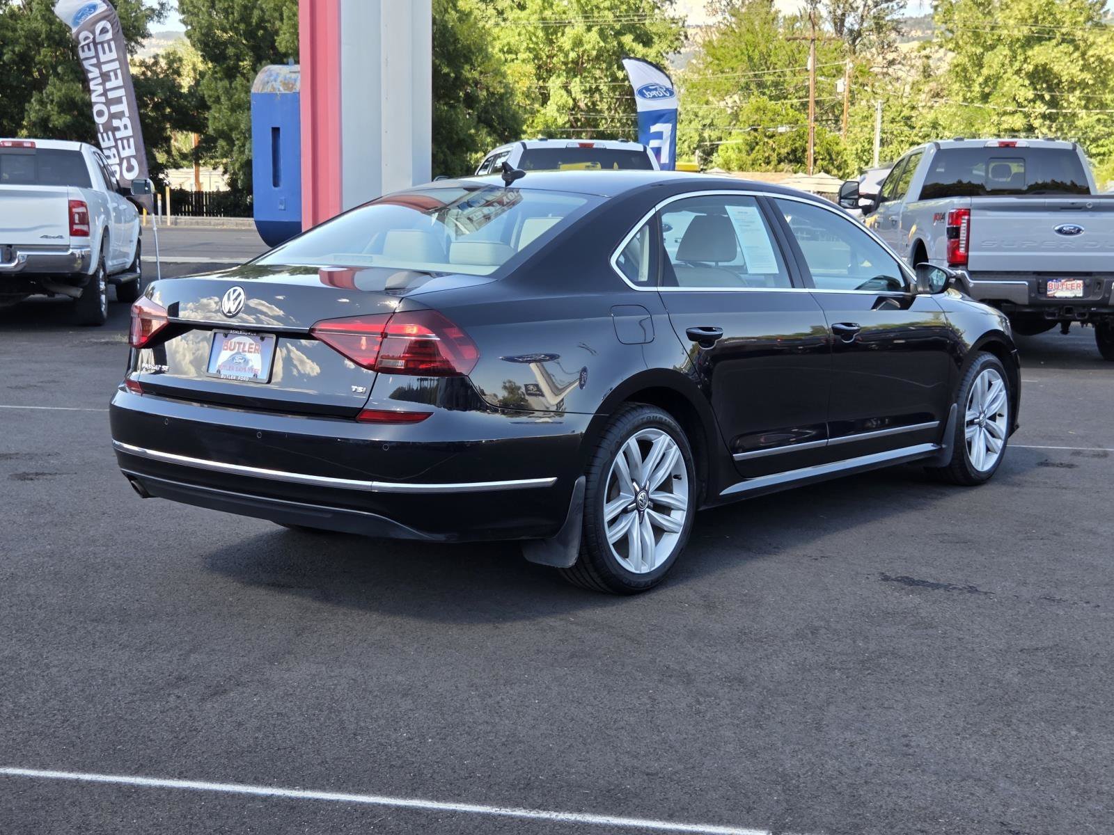 Used 2017  Volkswagen 1.8T SE w/Technology image 5