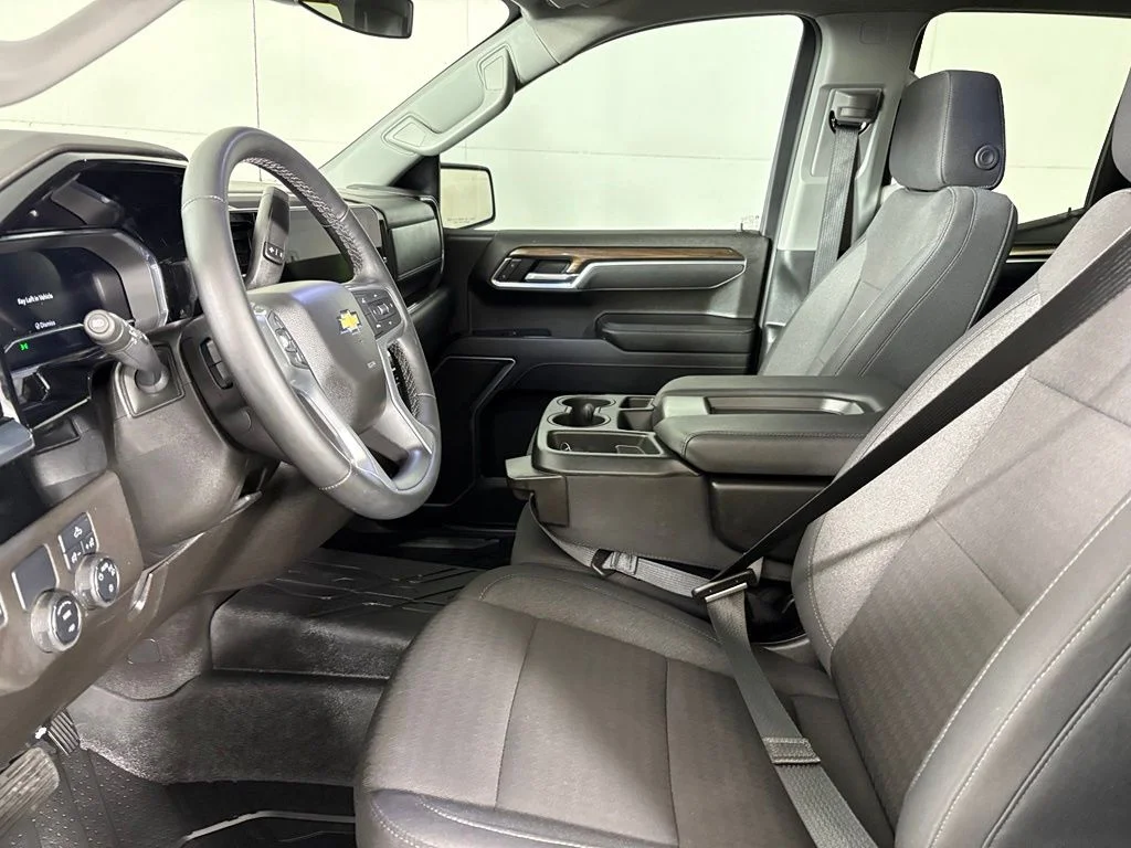 Used 2025 Black Chevrolet LT image 20
