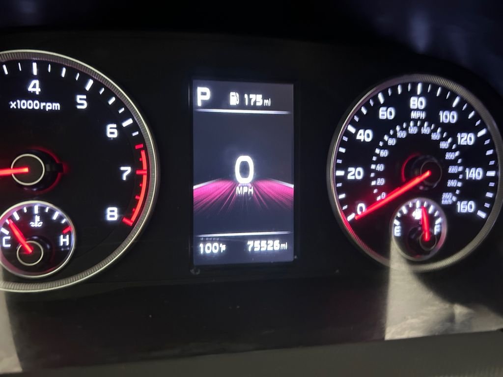 Used 2021 White Kia LXS image 10