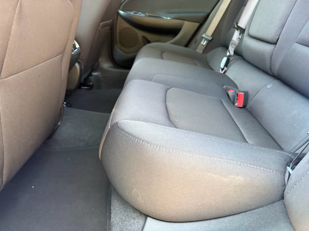 Used 2024 Summit White Chevrolet LT image 27