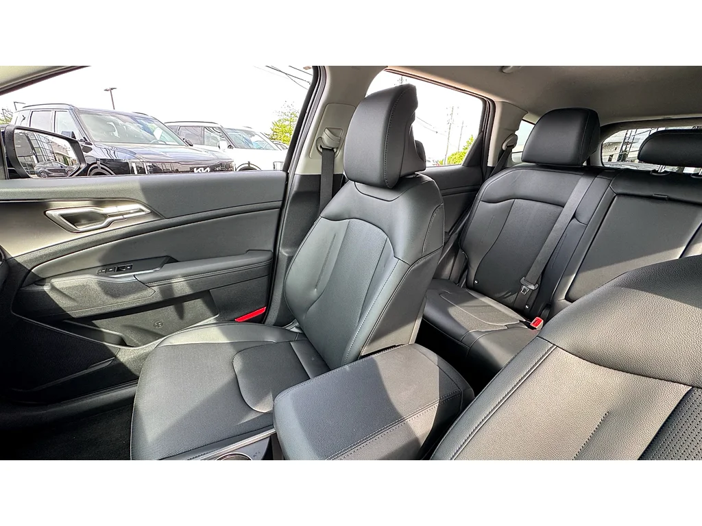 New 2026 Blk Kia EX image 9