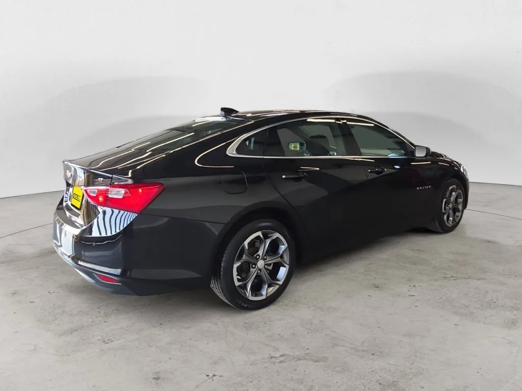 Used 2024 Mosaic Black Metallic Chevrolet 1LT image 5