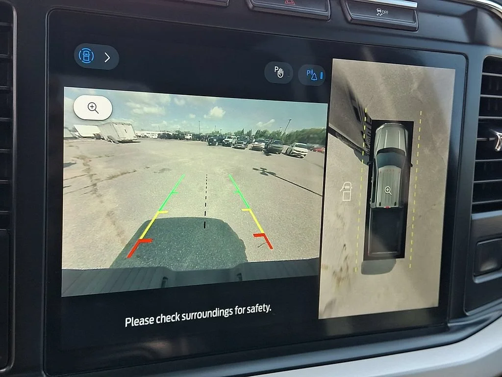 Used 2023  Ford XL image 25