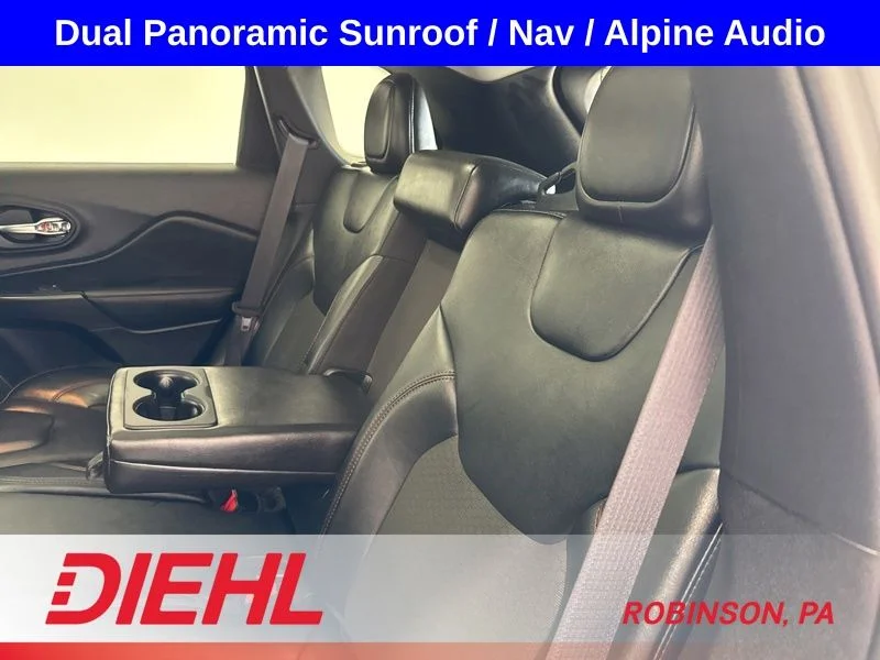 Used 2022 Silver Jeep Trailhawk image 18