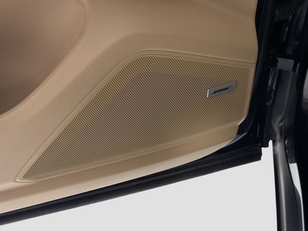 Certified Used 2019 Black Porsche  image 12