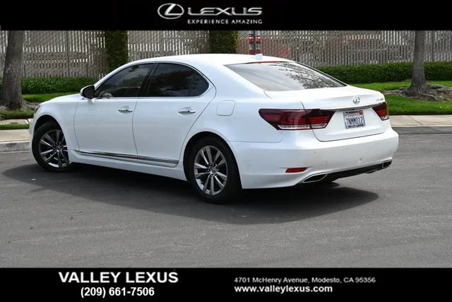 Used 2015 White Lexus 460 image 4