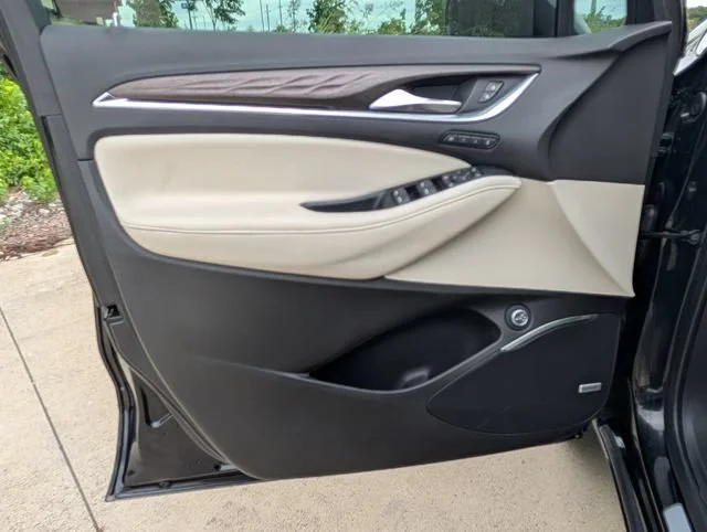 Used 2024 Ebony Twilight Metallic Buick Avenir image 18