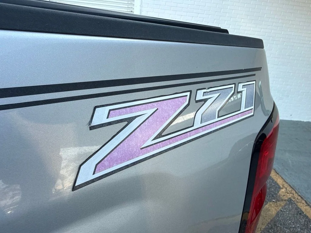Used 2015 Silver Chevrolet LT image 19