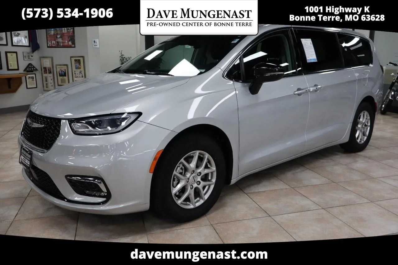 Used 2024 Silver Mist Clear Coat Chrysler Touring L image 1