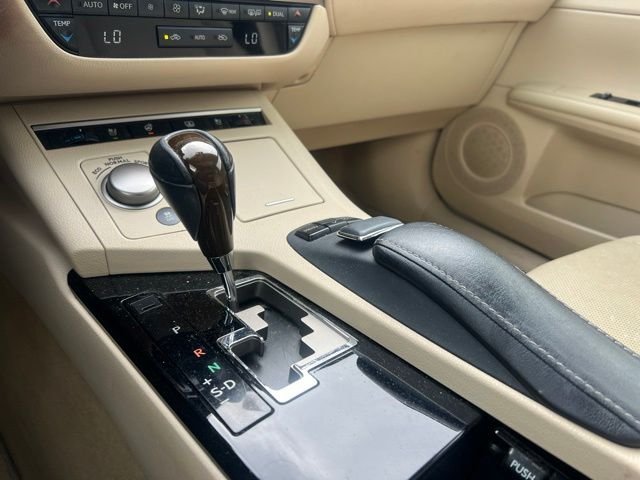Used 2013 Starfire Pearl Lexus 350 image 16