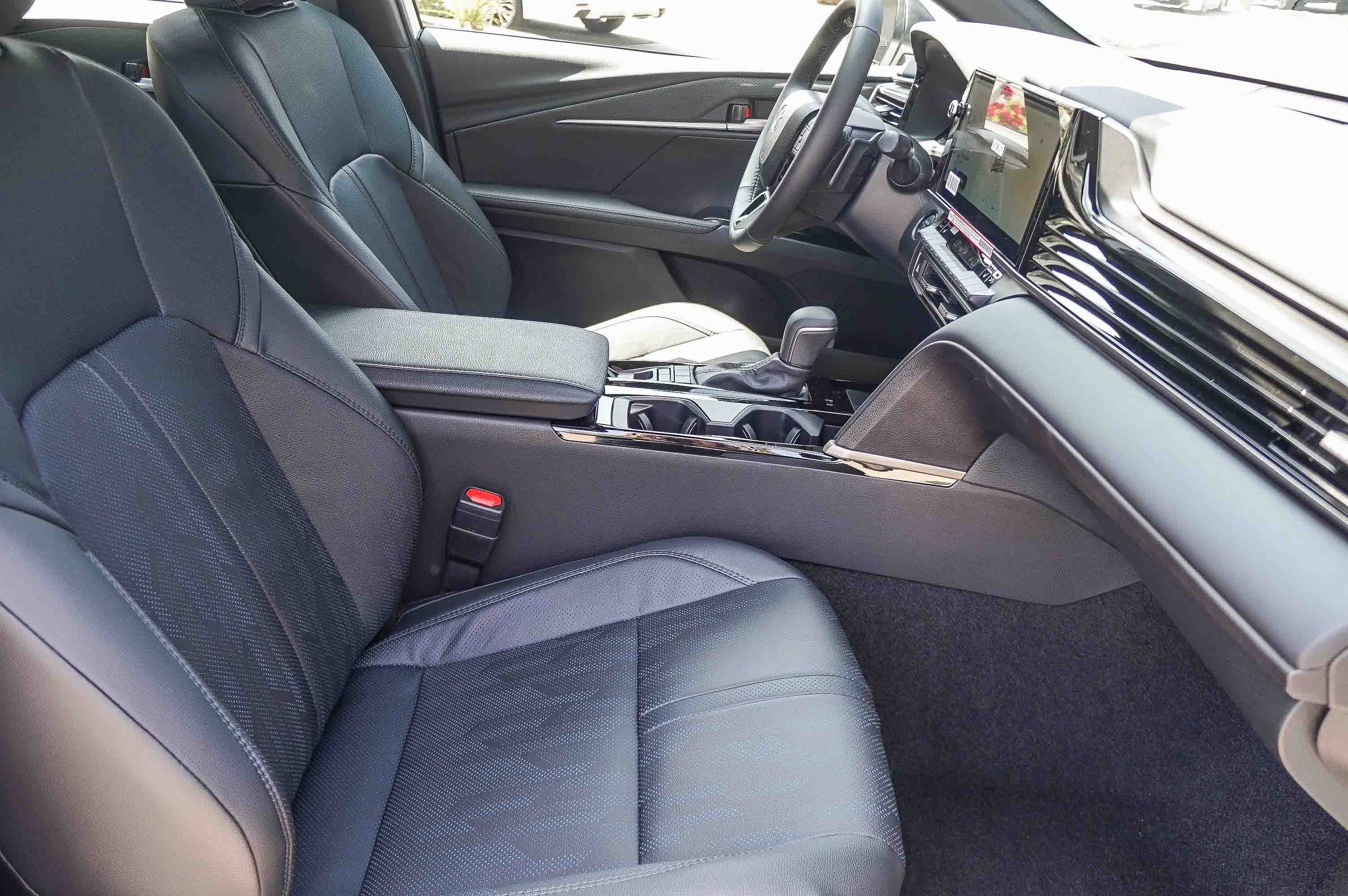 New 2026 Wind Chill Pearl Toyota XSE image 18
