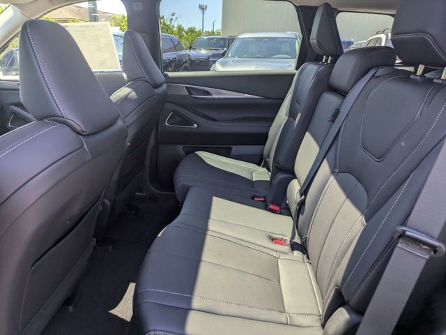 New 2027 MINERAL BLACK INFINITI Luxe FWD image 13