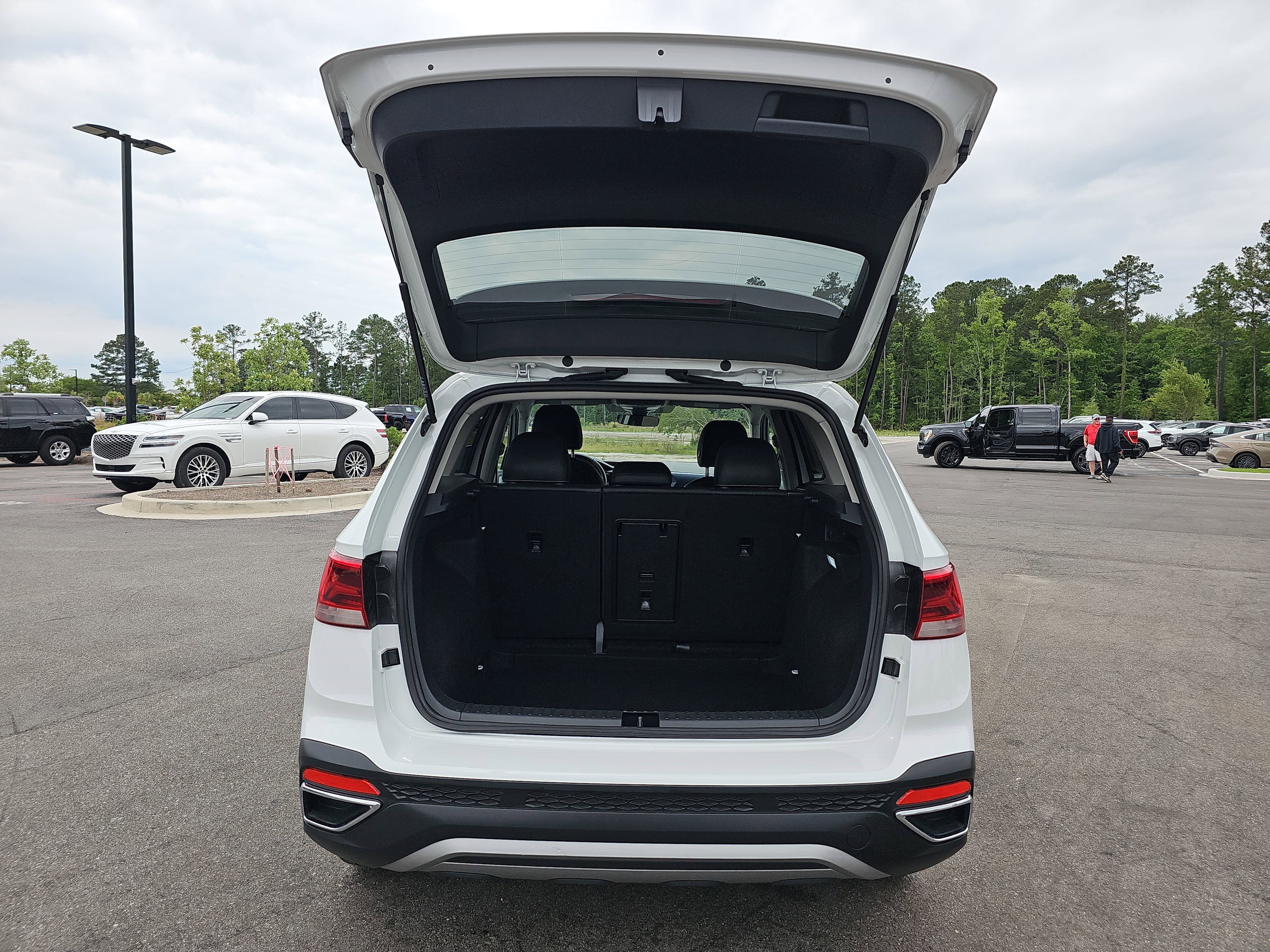 2024 Volkswagen Taos SE - Photo 13